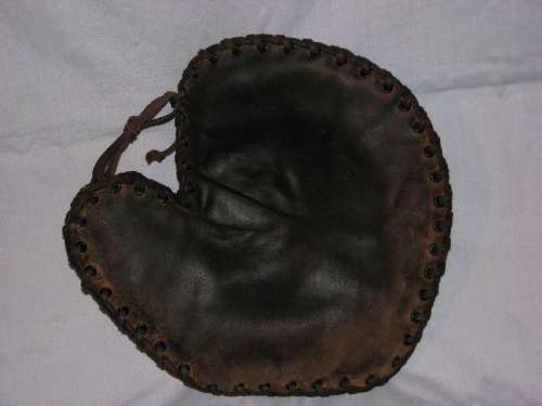 D&M U Notch Basemitt Front